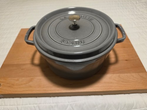 Staub cast iron round - iron,