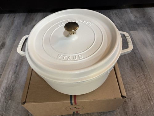 Staub quart dutch oven - 1/2,